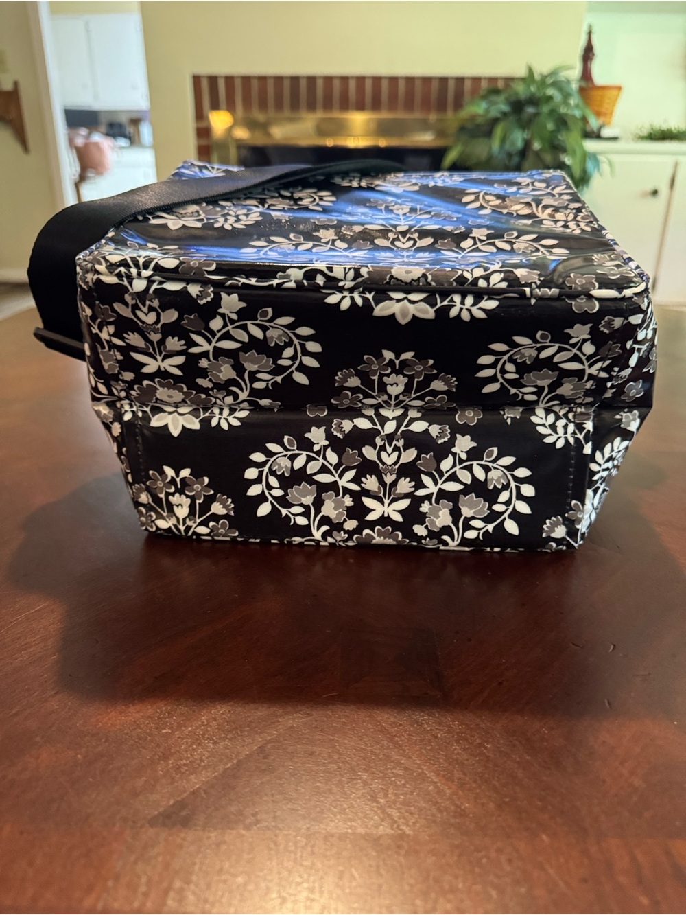 Vera Bradley Stay Cooler Lunch Bag Crossbody -NWT - Picture 5 of 7